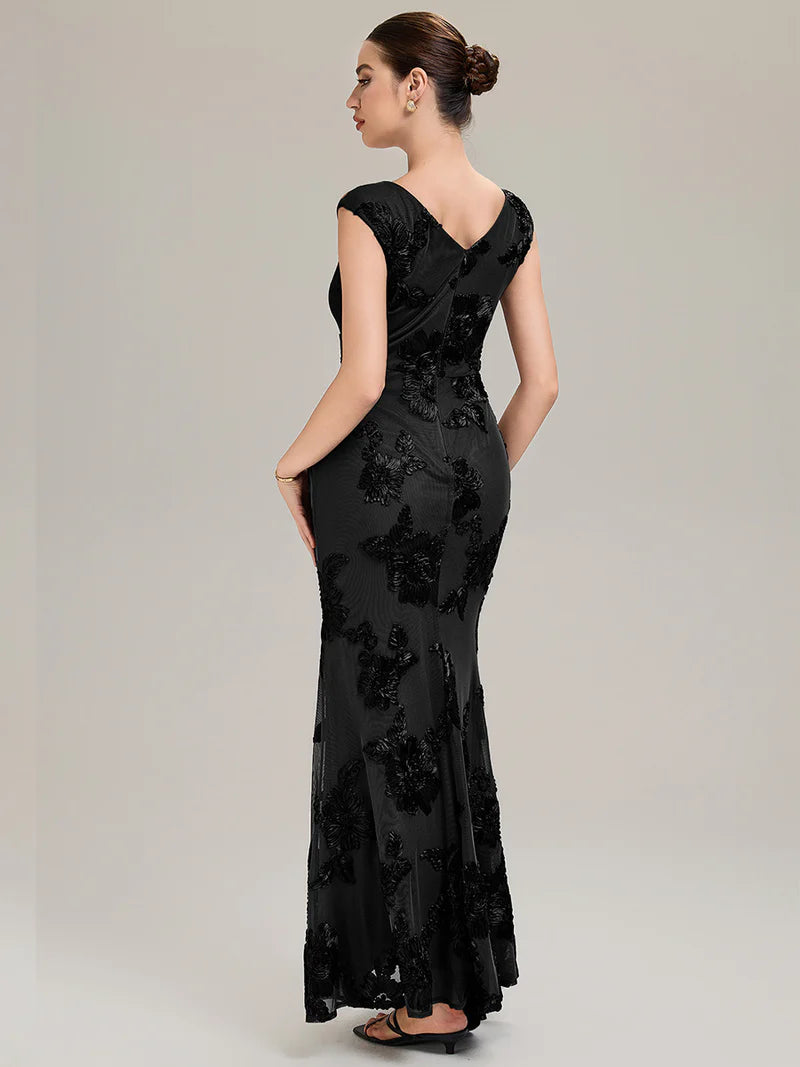 Black mother of the bride dress with ribbon detail and sheath mermaid style.