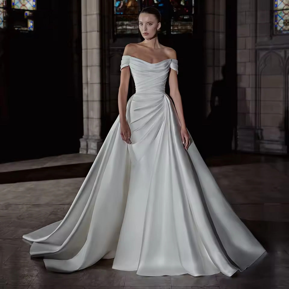 White wedding dress off the shoulder, detachable train, in satin. Available in plus size.